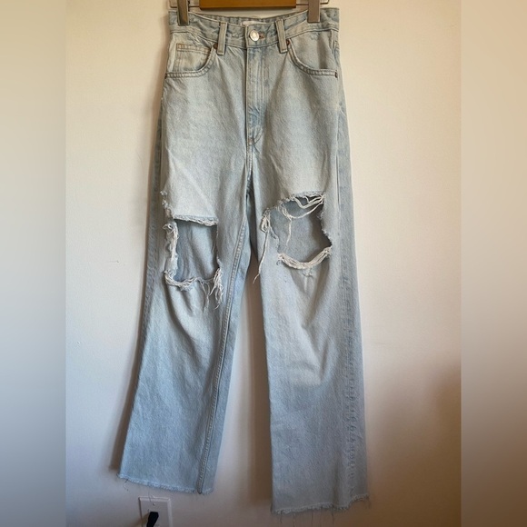Zara High-Rise Distressed Baggy Wide Leg Denim Jeans • Light Wash • size US 2 - Picture 1 of 11